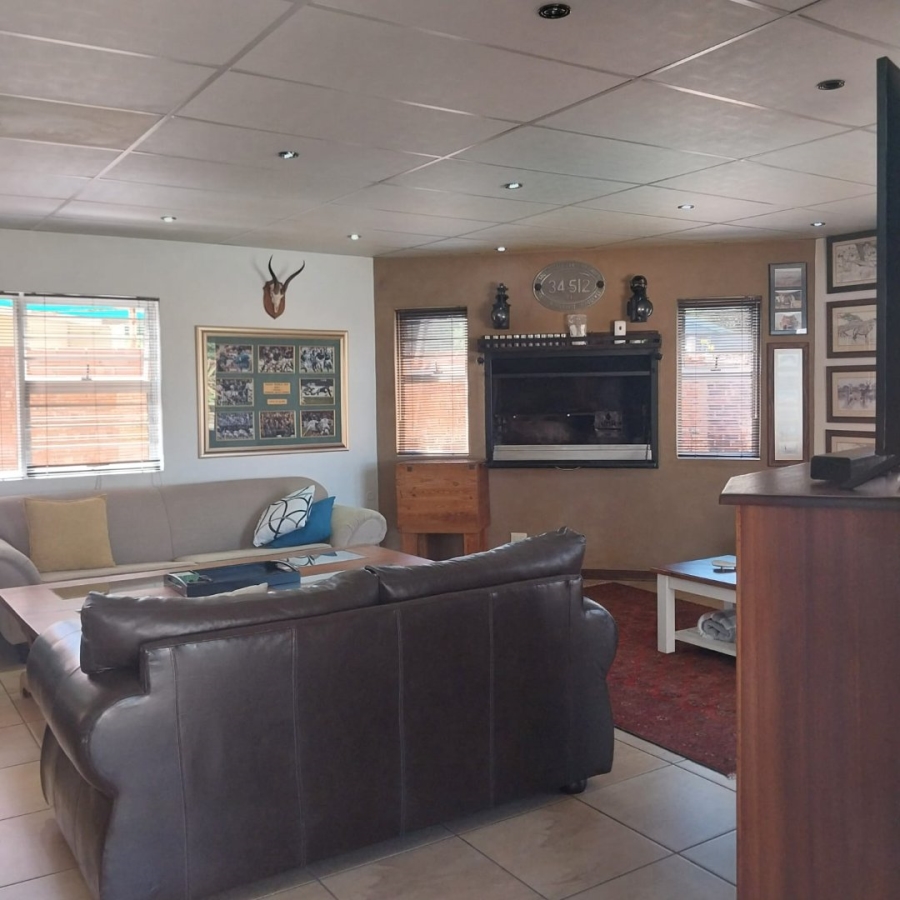 5 Bedroom Property for Sale in El Toro Park Northern Cape